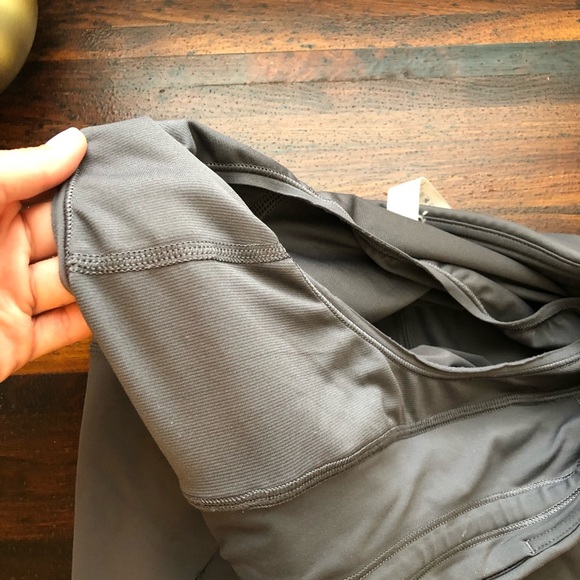 🍋 LULULEMON Chase me short 2.5” size 6 - Picture 7 of 7